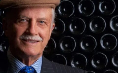 Emidio Pepe nella sua cantina, il patriarca del Trebbiano d'Abruzzo